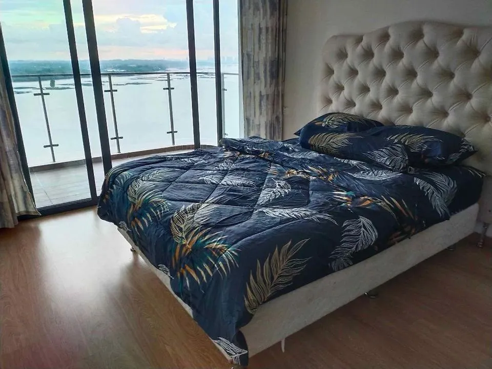 Rainbow Homestay Johor Bahru Apartment